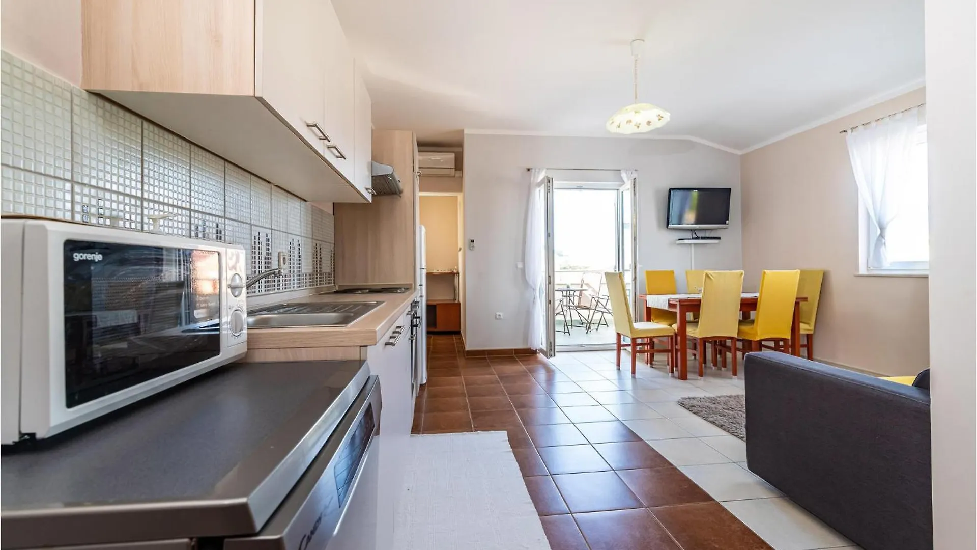 1 Bedroom Nice Apartment In Razanac