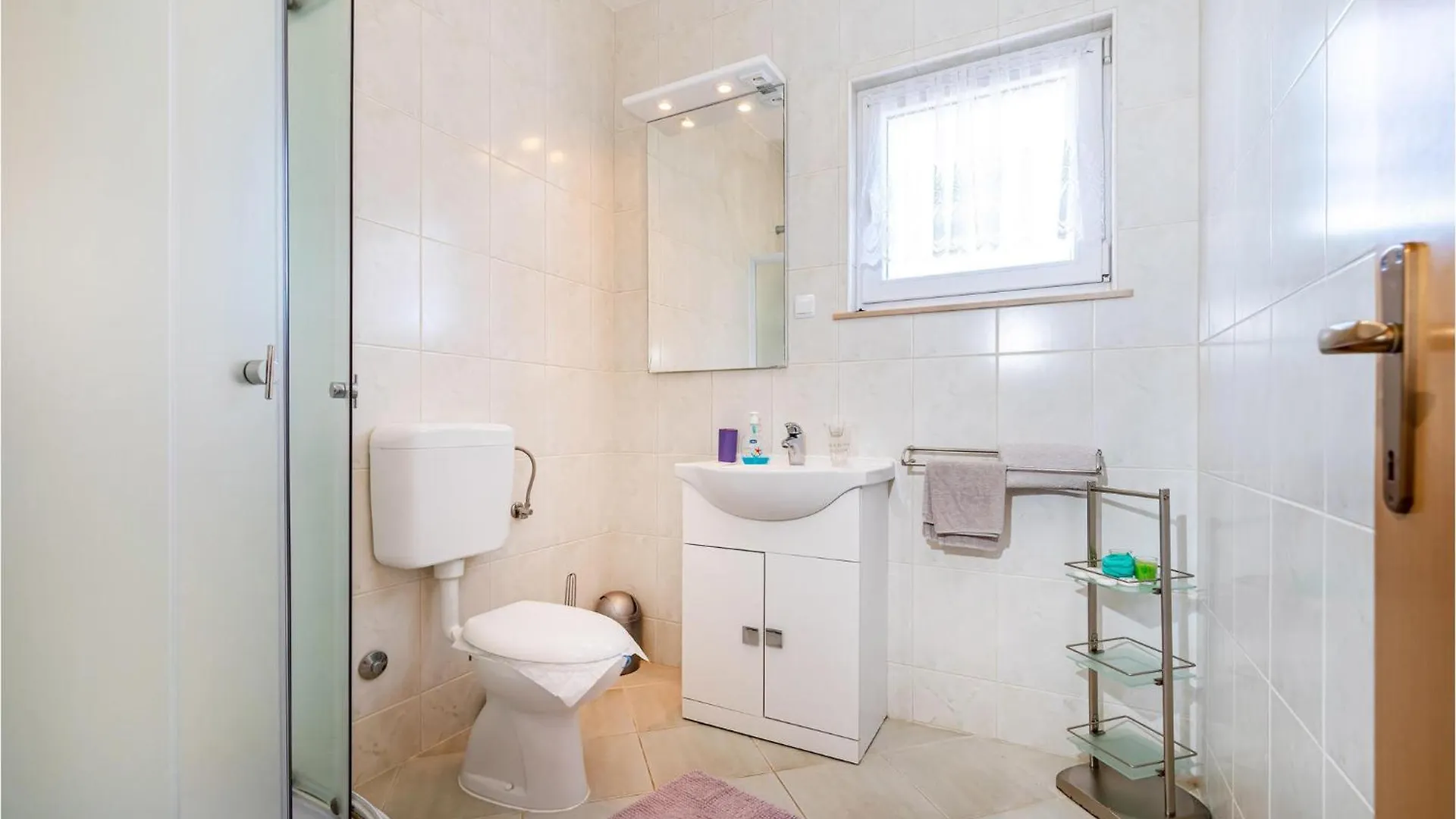 1 Bedroom Nice Apartment In Razanac