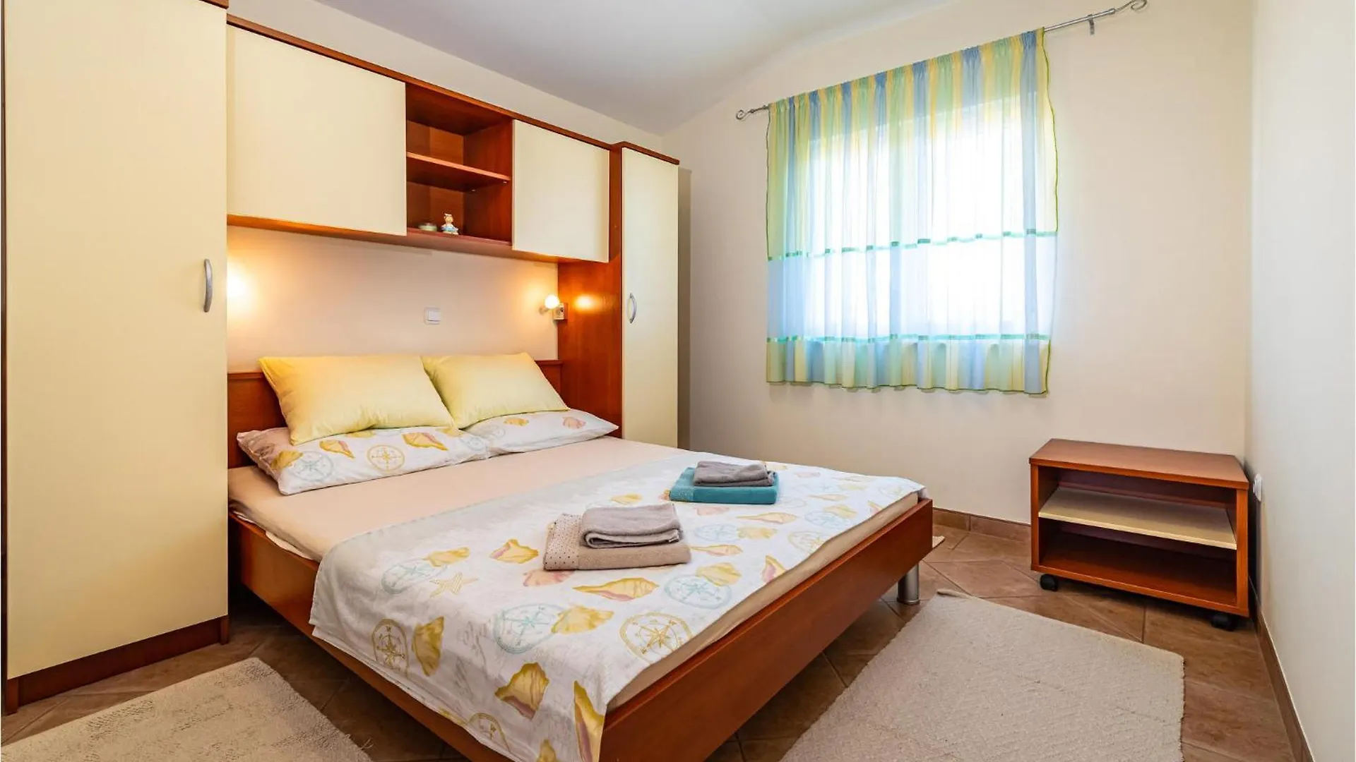 1 Bedroom Nice Apartment In Razanac