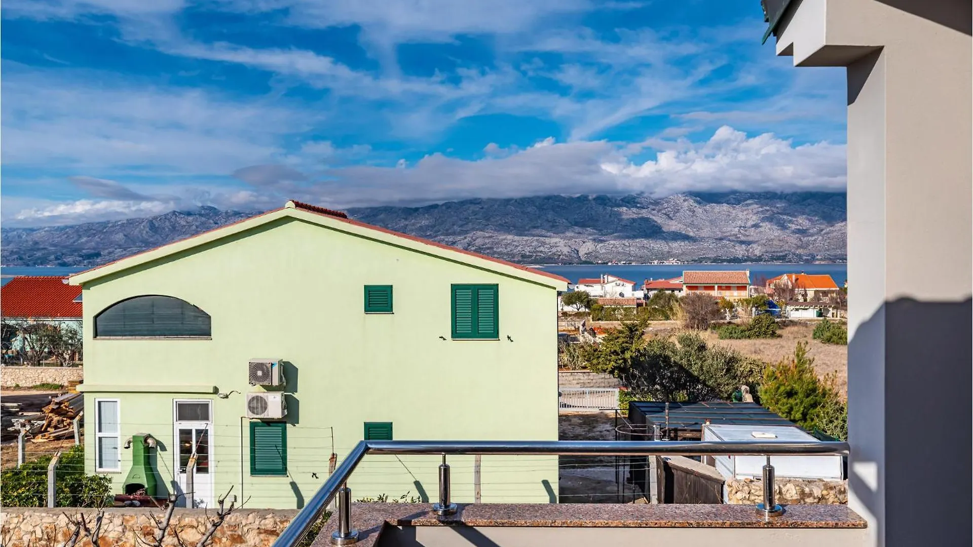 1 Bedroom Nice Apartment In Razanac